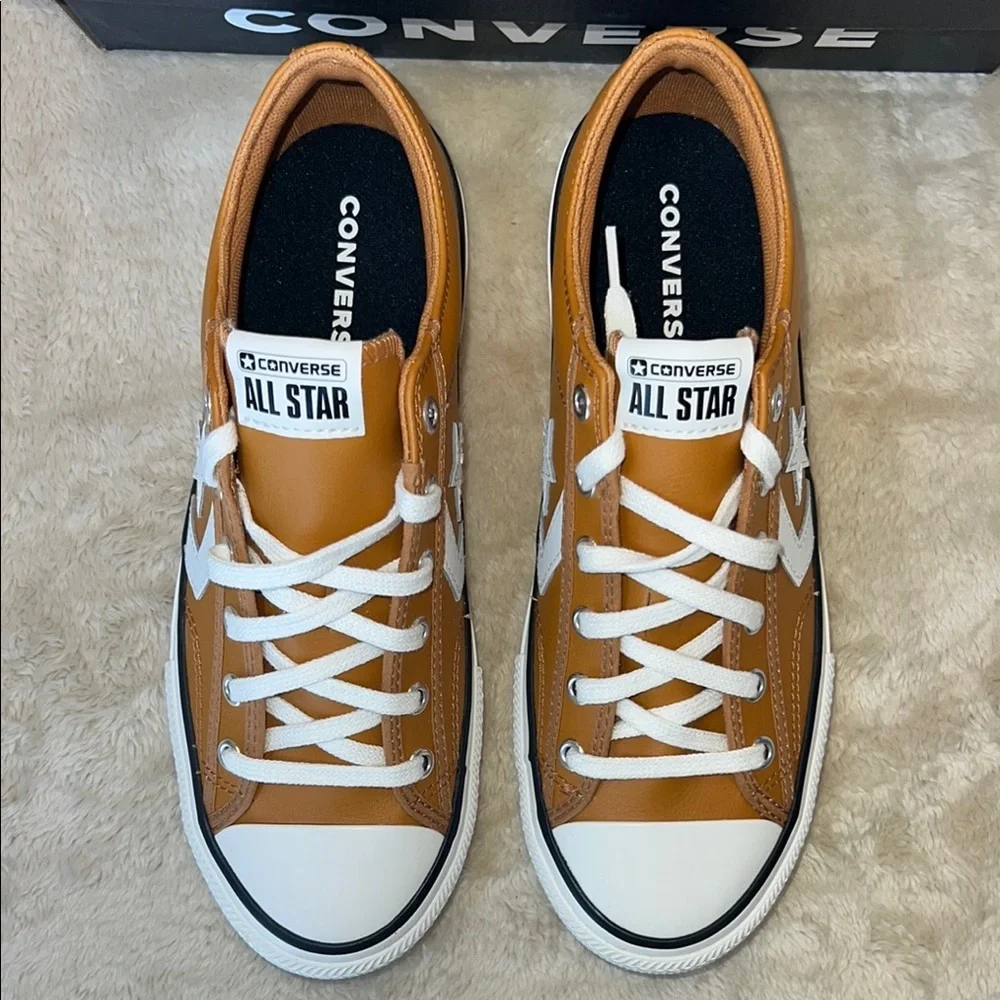 Converse Men's Brown Sneakers. Size 6‎